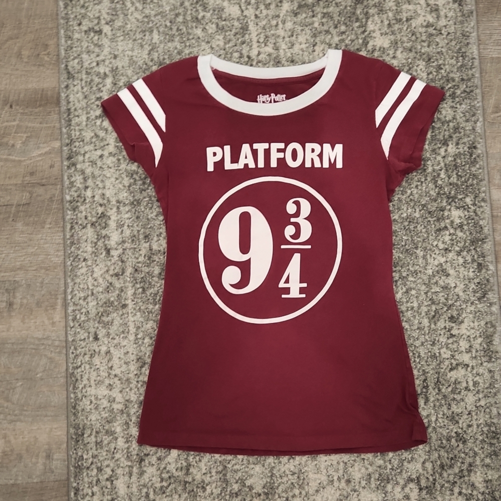 🌷 Pick 5 for 20🌷. Harry Potter Platform 9 3/4 girls T-shirt Medium 7/9